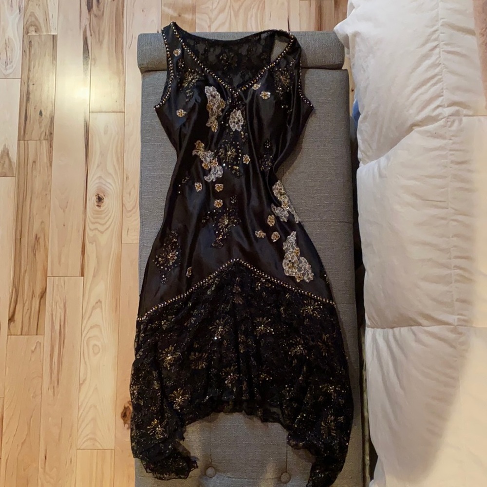 1920s flapper style dress